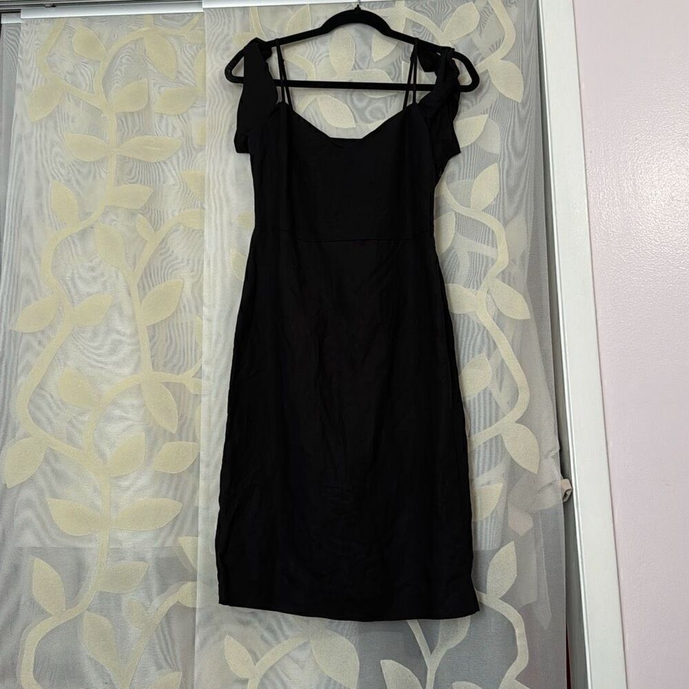 NWT Abercrombie and fitch black dress‎ tie shoulder tall petite size 2